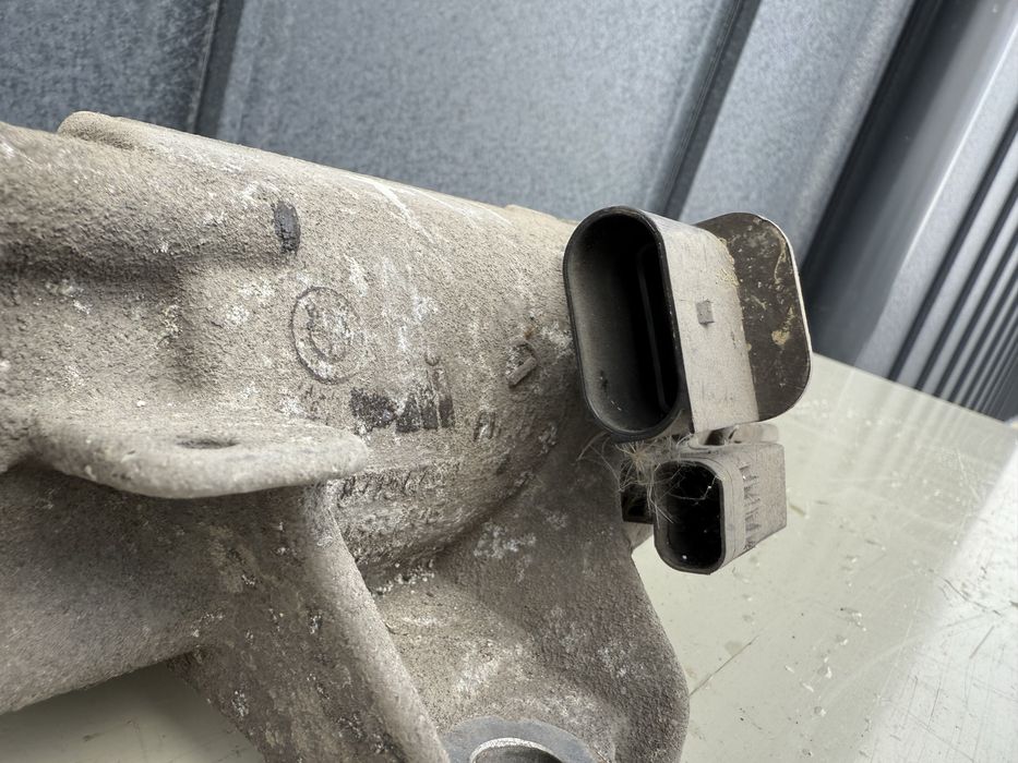 Caseta directie punte spate bmw seria 7 f01 f02