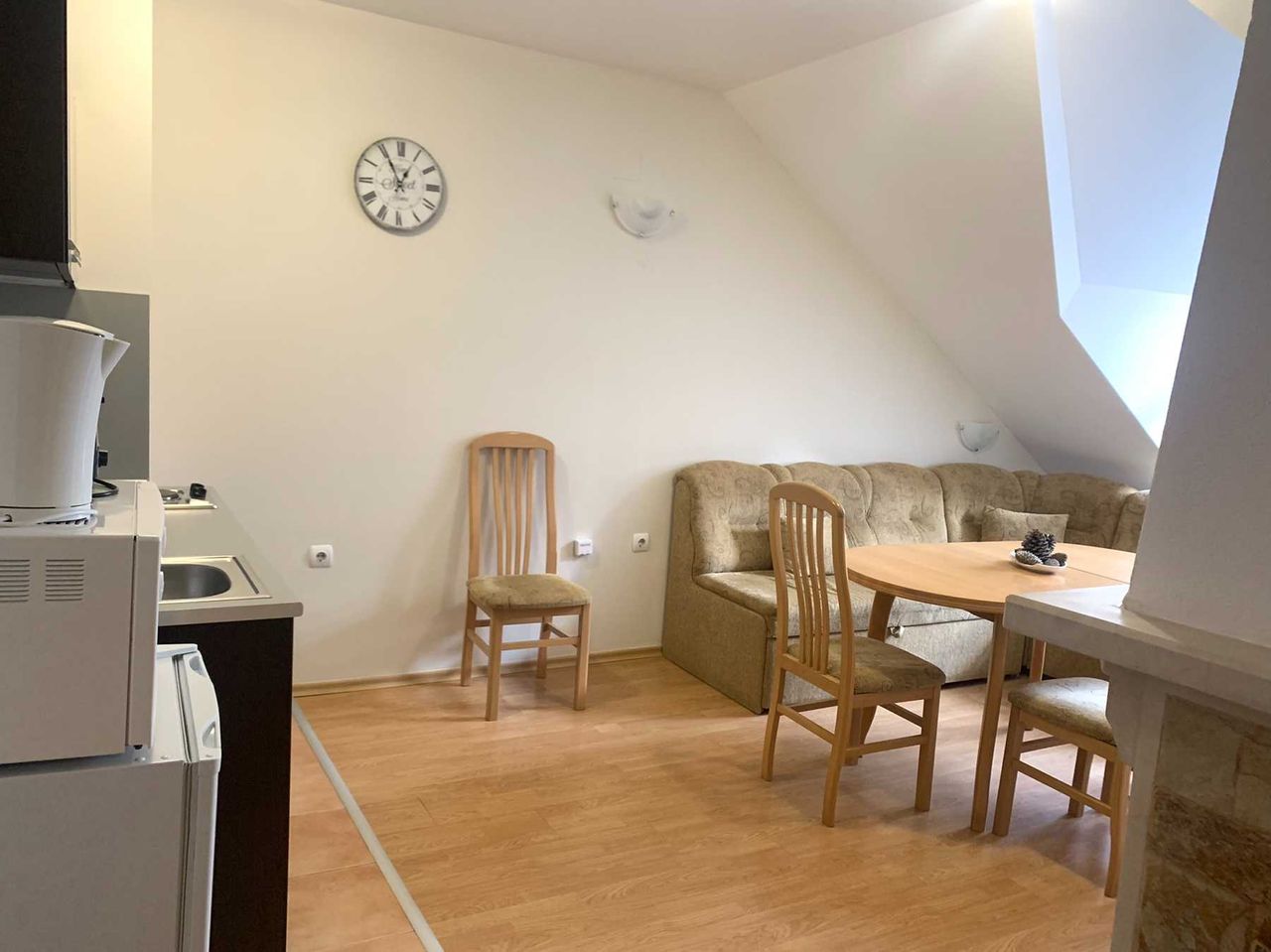 Продава се Двустаен апартамент в к.к. Пампорово - 61 кв.м за 804 €/кв.м - Снимка #2