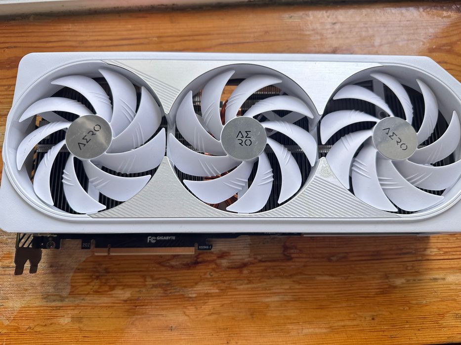 RTX 4090 gigabyte aero