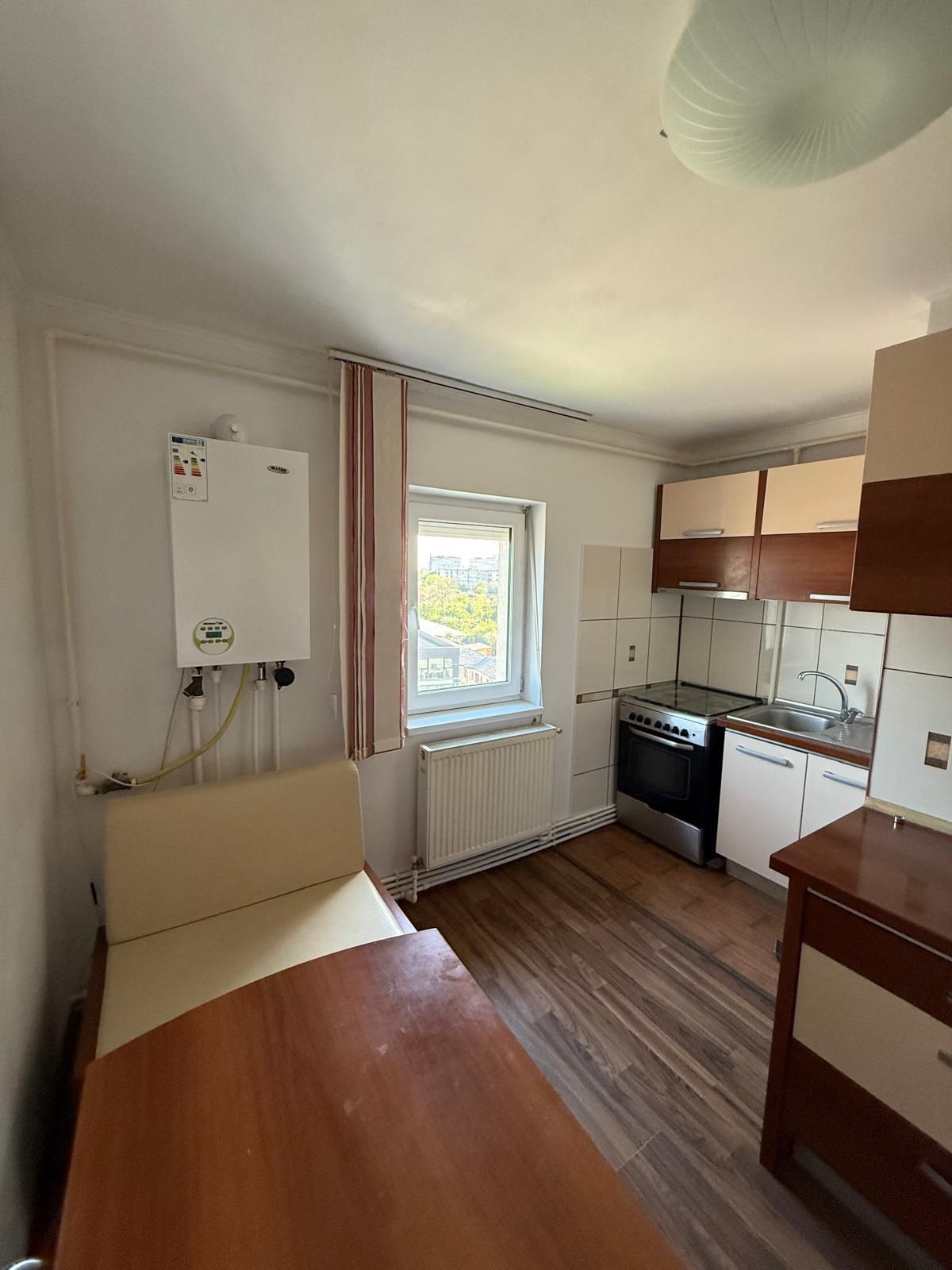 Apartament 3 camere de închiriat,piata Dorobanți ,Piata ,proprietar
