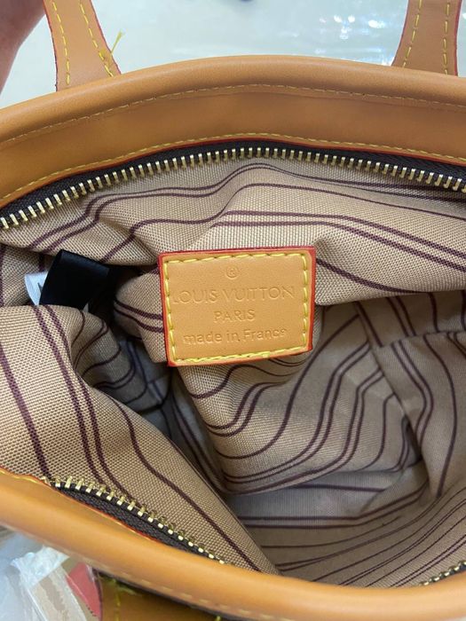 Каробки дакументли хамма нарсаси бор