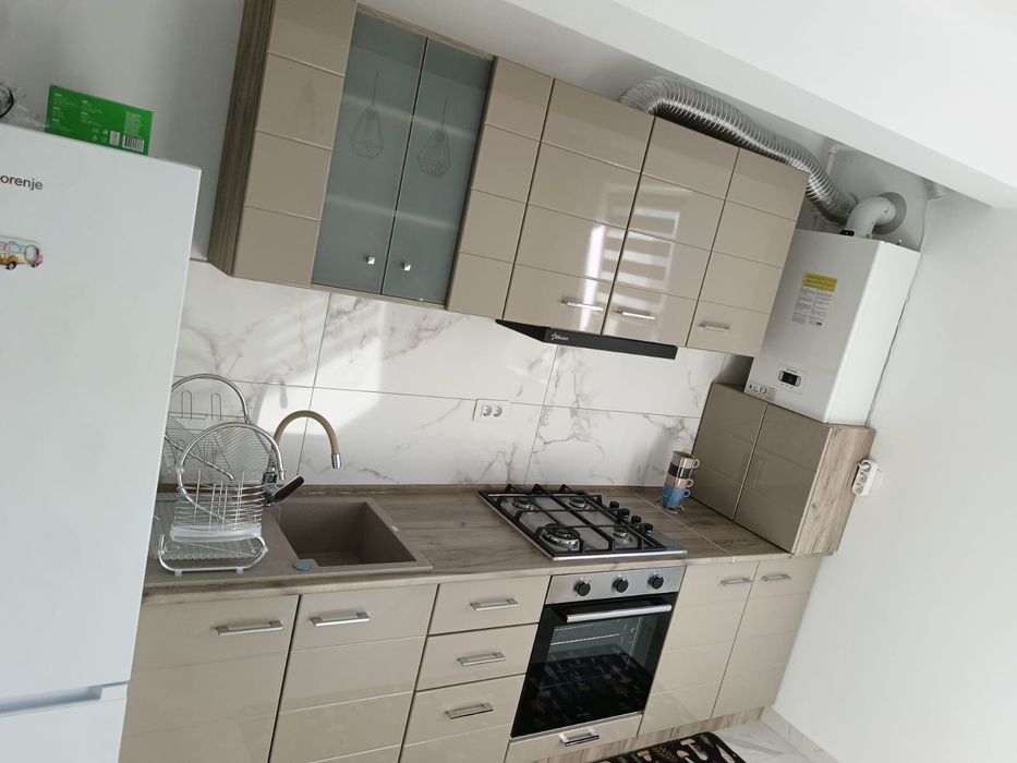 Închiriez apartament cu 2 camere în bloc nou!