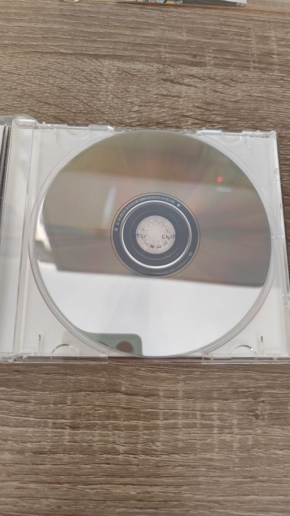 Продавам поп албуми на CD