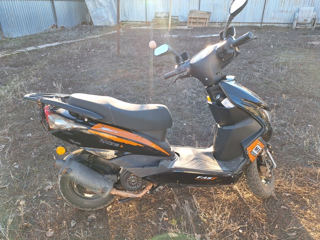 Продаётся скутер марка м8