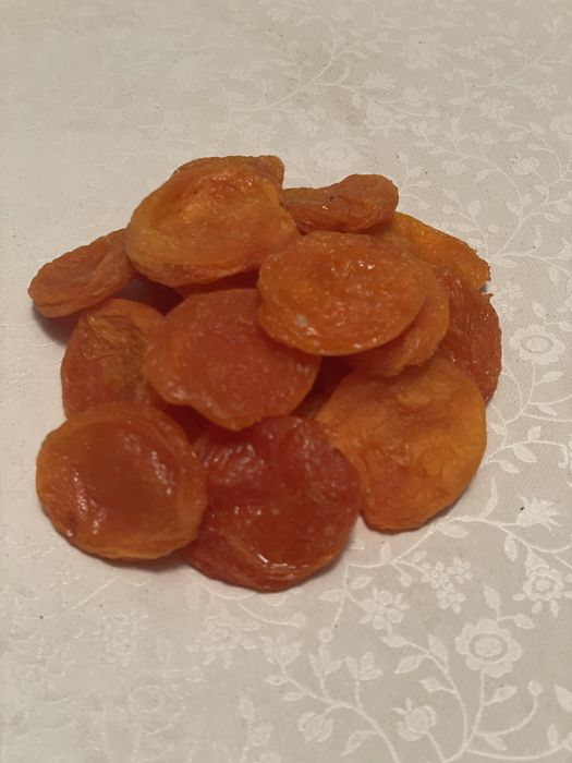 Сухофрукты 700 тг.