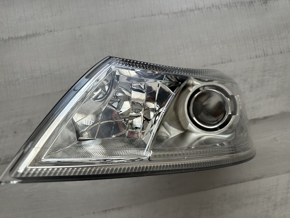 Far stanga skoda octavia 2 fl facelift xenon adaptiv impecabil Europa