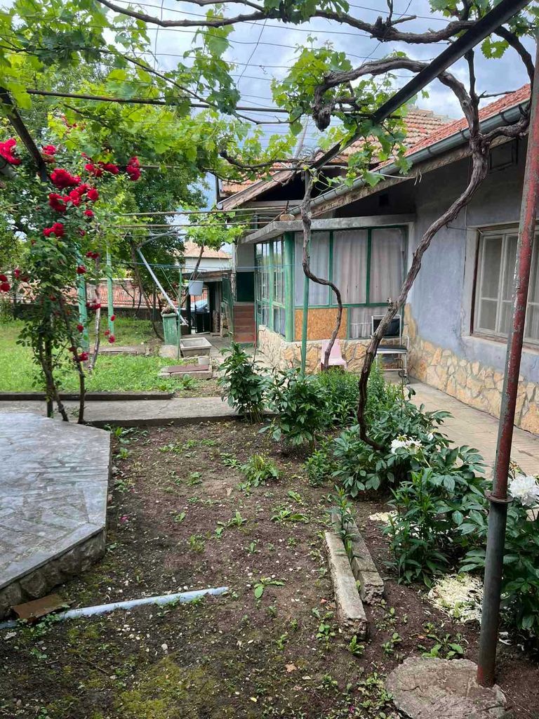 Продава се Къща в с. Садовец, Област Плевен - 192 кв.м за 174 €/кв.м - Снимка #6