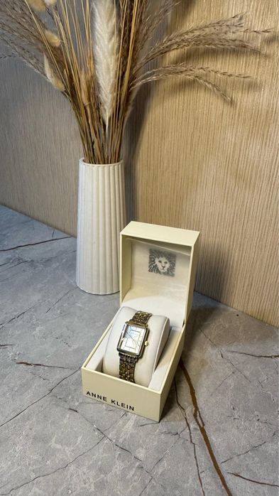 Женские наручные часы Anne Klein SVTT3761