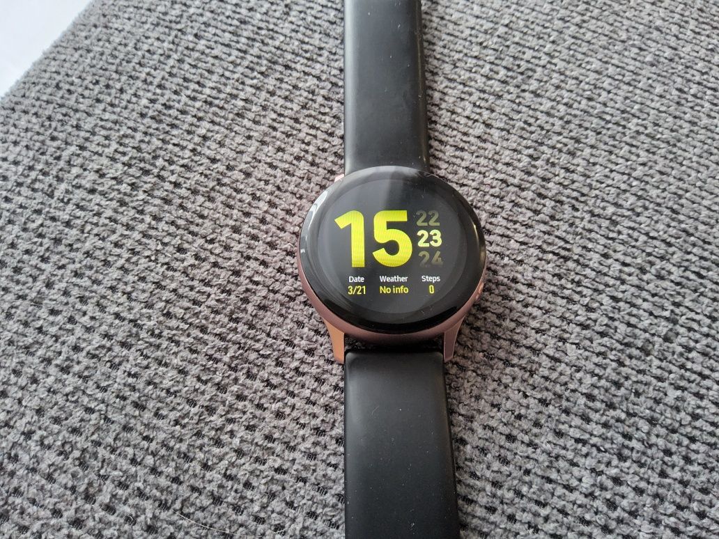 Смарт часовник Samsung Active 2 40mm