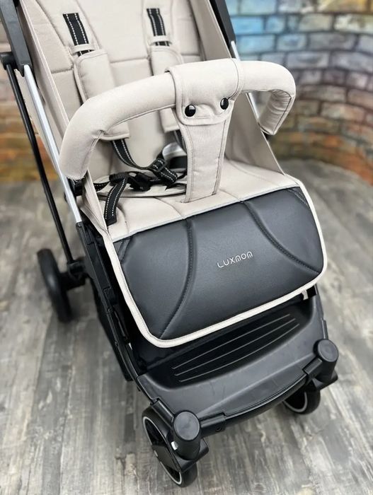 Коляска прогулочная