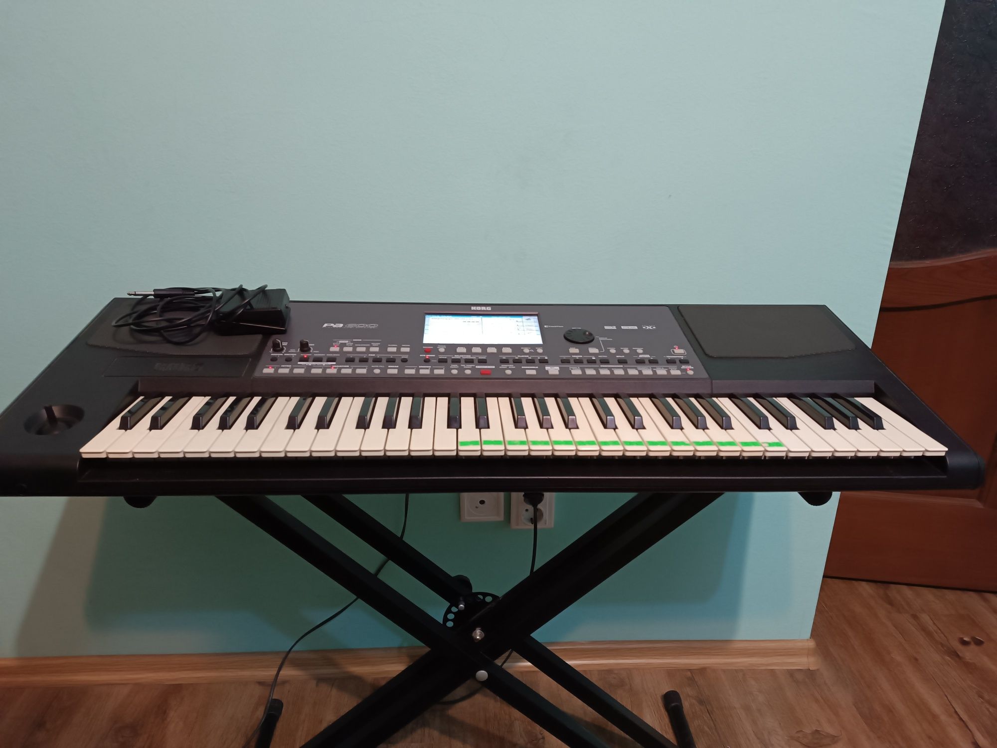 Vând Orga Korg Pa600