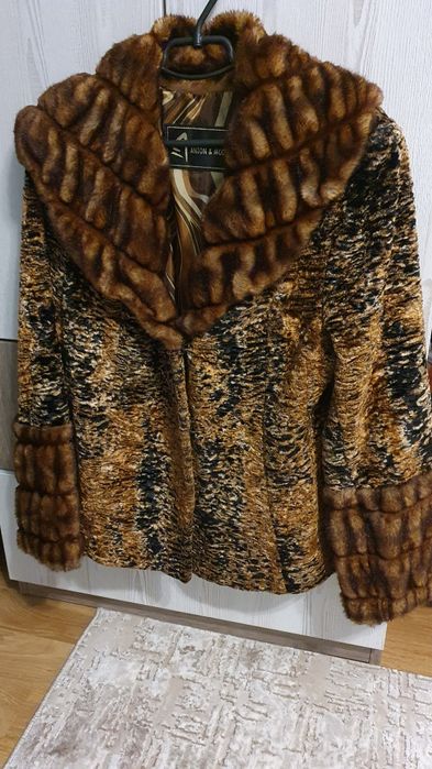 Haina de blana naturala la maneci si guler