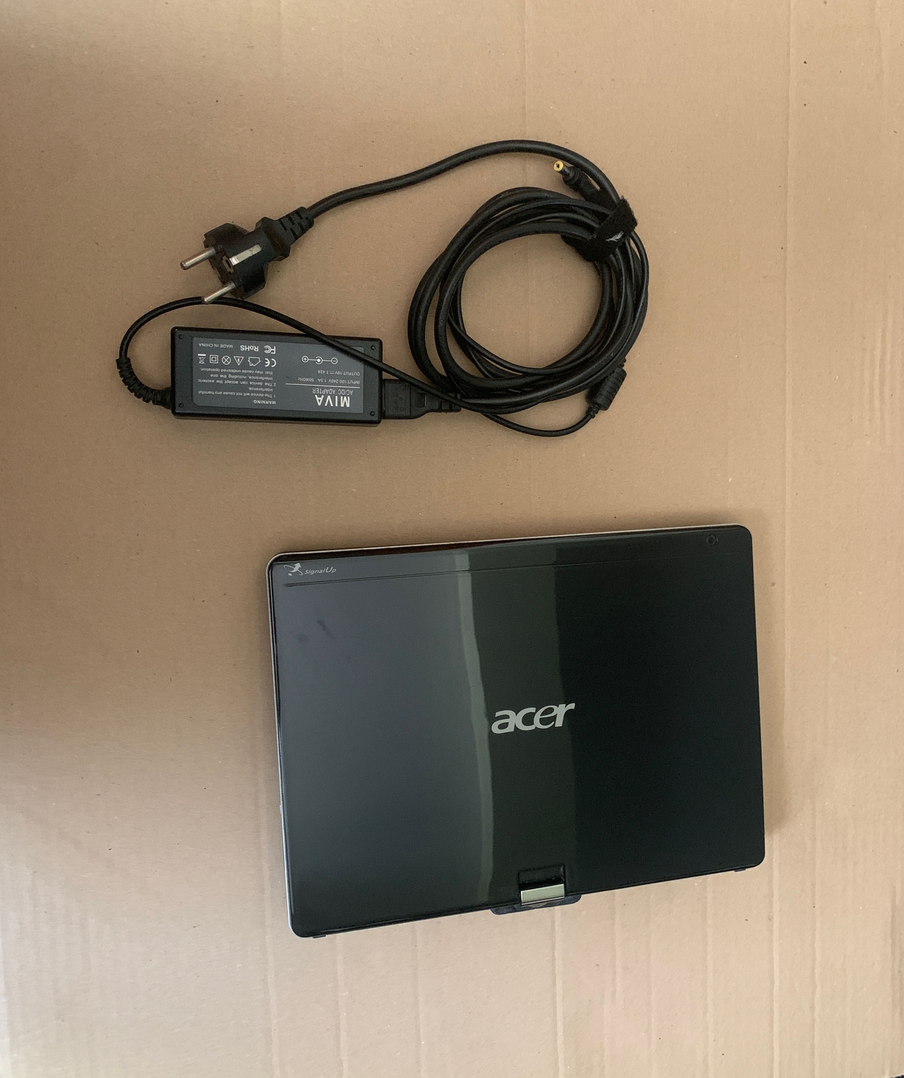 Laptop acer aspire 1825pt