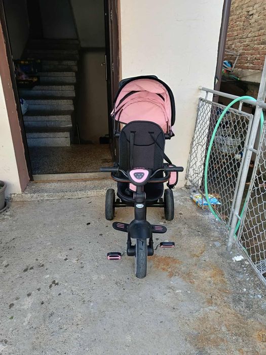 Триколка със сенник Chipolino Derby