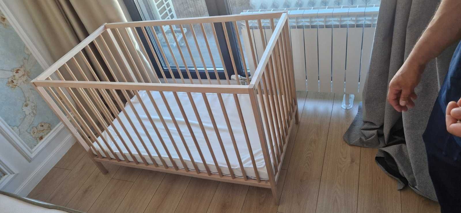 Детско дървено креватче
