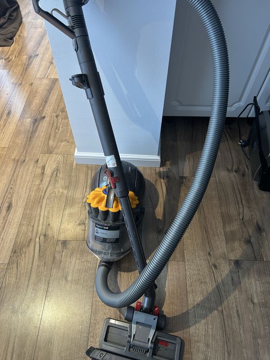 Aspirator Dyson Ball dc 33