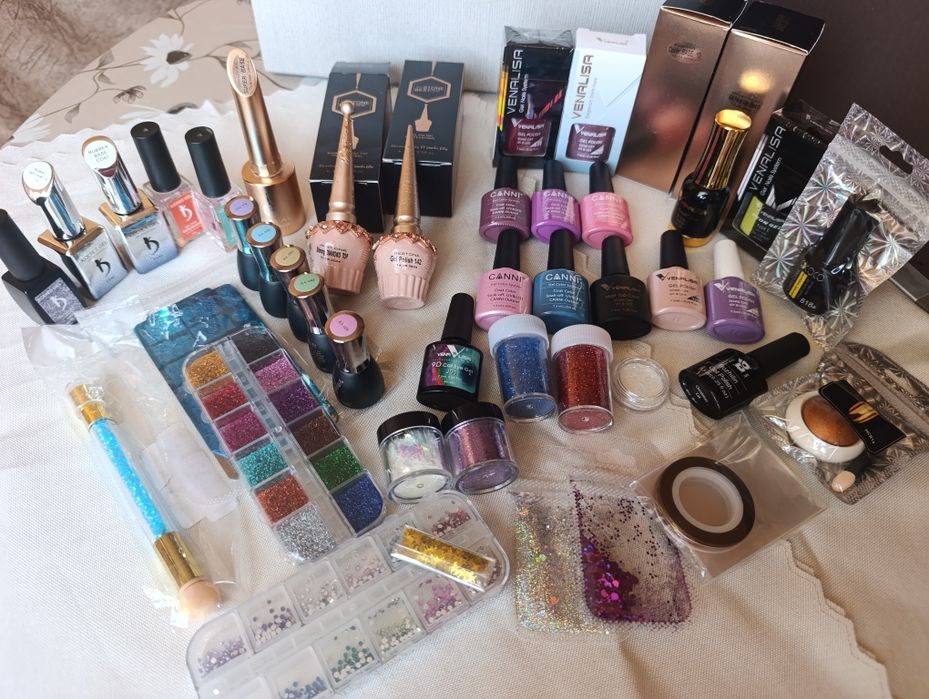 Гел лакове и сетове за декорация