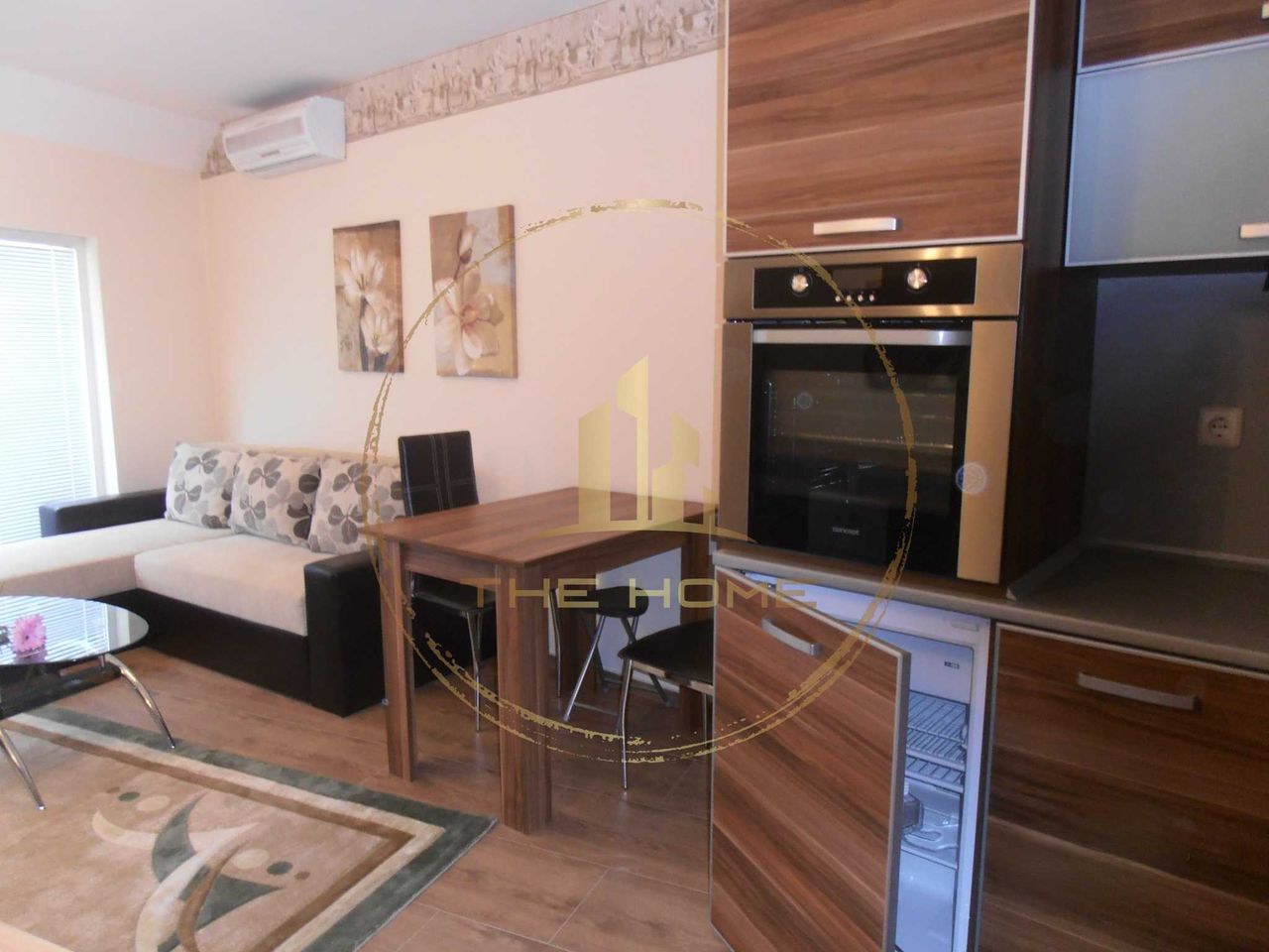 Дава се под наем Двустаен апартамент в Варна, Център - 69 кв.м за 475 € - Снимка #2