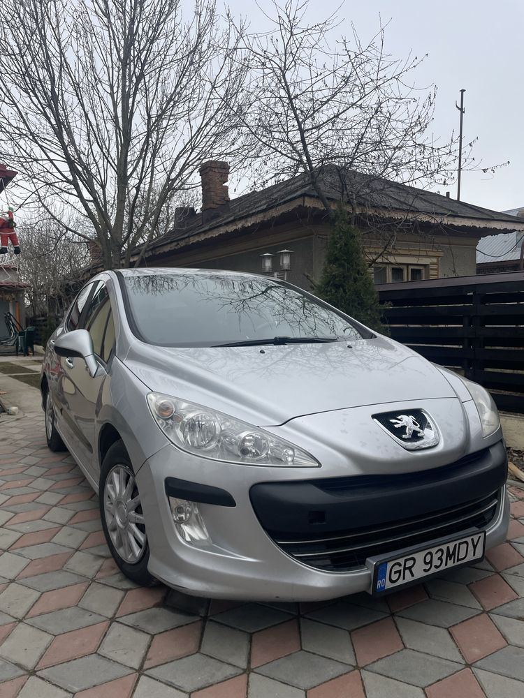 • Peugeot 308 // 1.6 Diesel