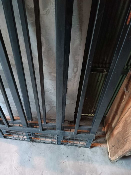 Железна ограда/врата