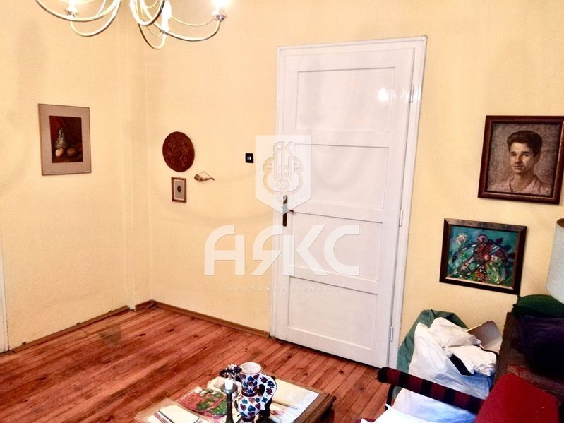 Многостаен апартамент  в Центъра