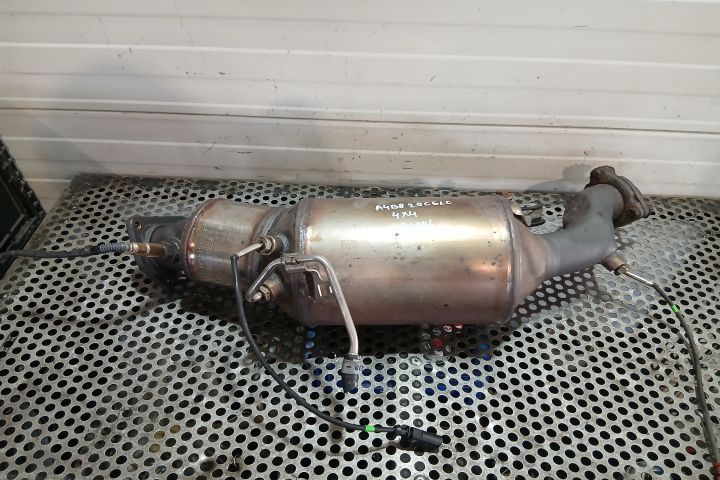 Filtru de particule 8K0131703F  8K0131765F 8K0181BA 8K0178BA 4*4 CGLC