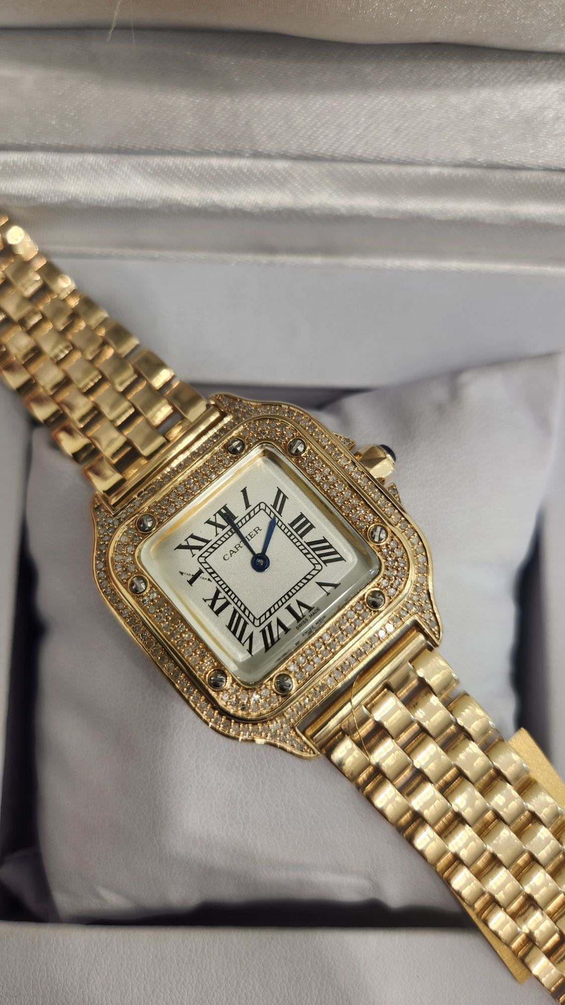 Золотые часы Cartier