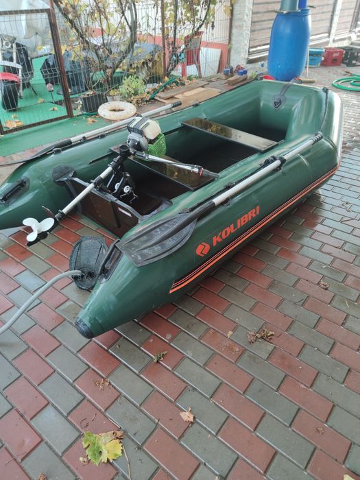 Vând barcă Colibri