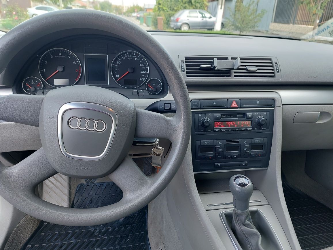 Vând Audi A4 2007 1.6 benzină preț 3700 euro