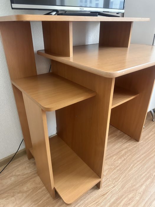 Продам стол для компа или телевизора