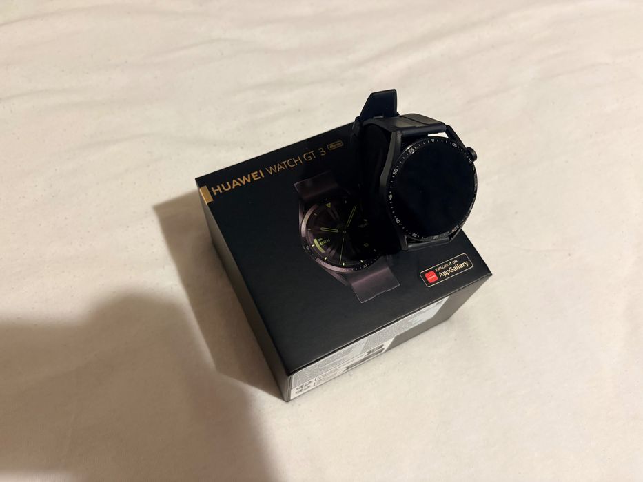 Huawei Watch GT3 Apple Watch Series 8