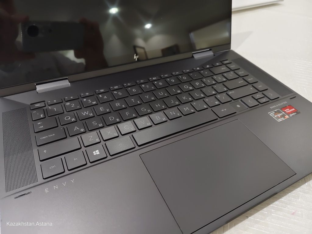 HP ENVY core i5 8GB Ram 512 SSD