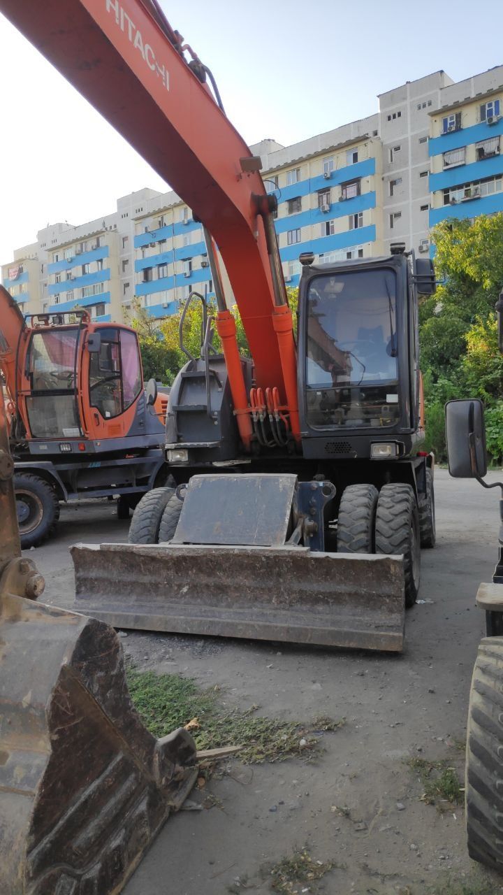 Экскаватор Hitachi ZX-190W-3