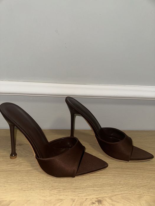 Сатенени чехли на ток