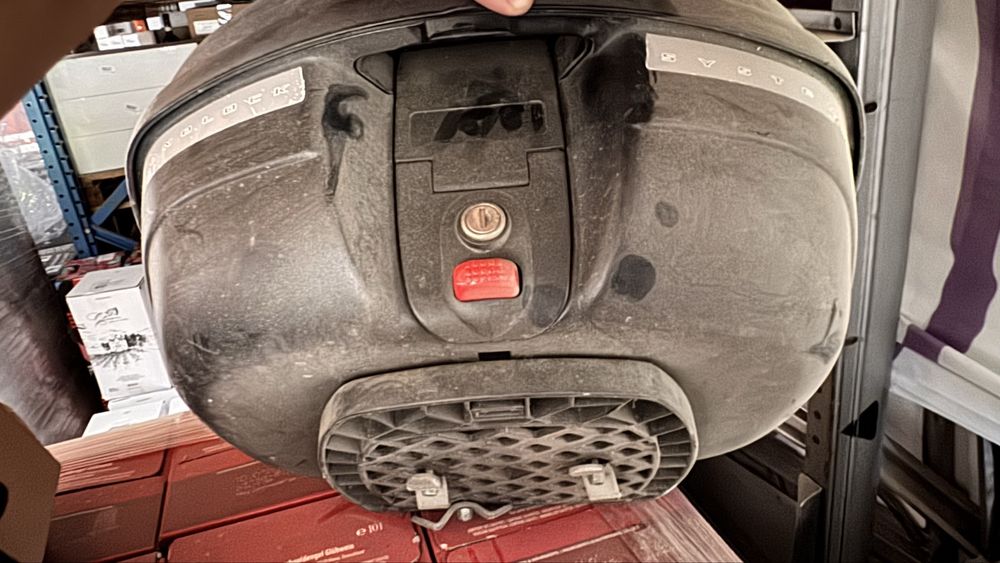 Cutie Givi Point E33 scutter 32L -2 chei.