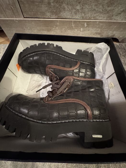 Vand ghete de piele noi marime 38