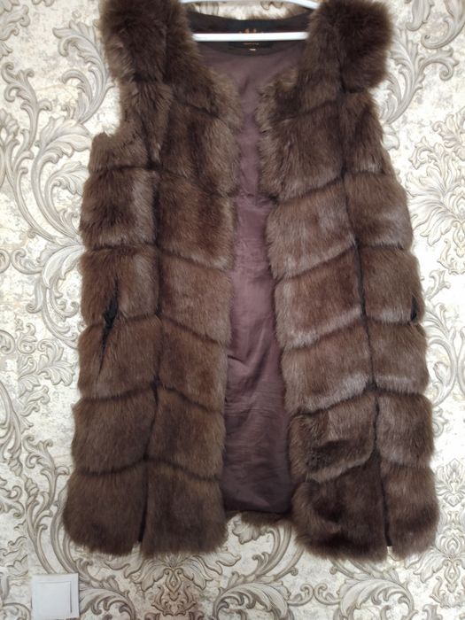 Продам меховую безрукавку