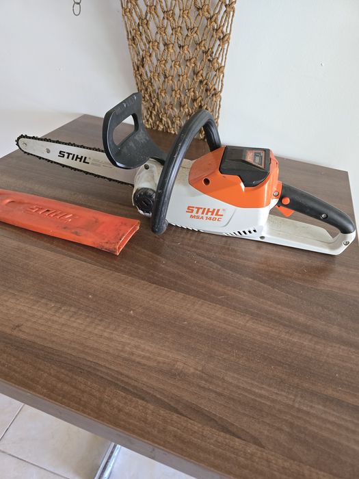 Drujbă stihl cu acumulator  MSA 140C