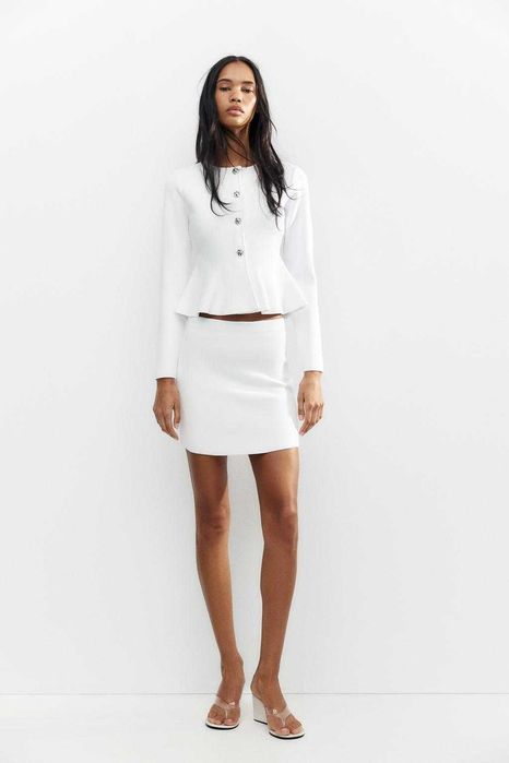 Нова жилетка с етикет на ZARA с пелпум ефект размер М