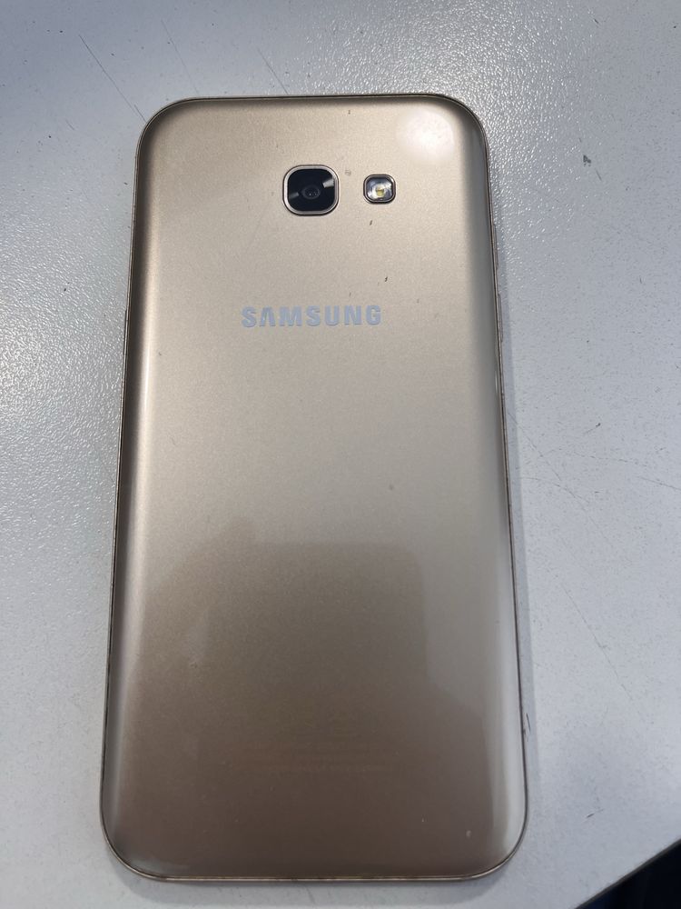 Телефон Samsung Galaxy A5