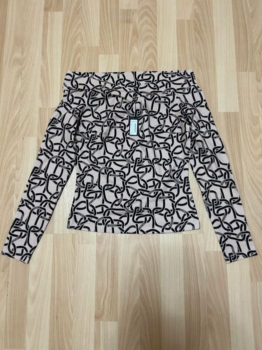 Нова блуза на Alessa.