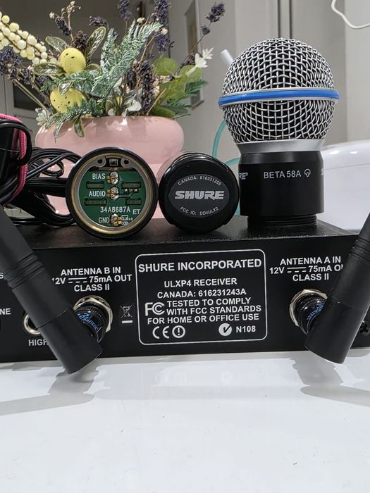 Se vinde microfon  ulxp4 frevența M1 662-698 impecabil și  original!