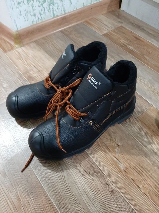 Продам зимние комбинезоны