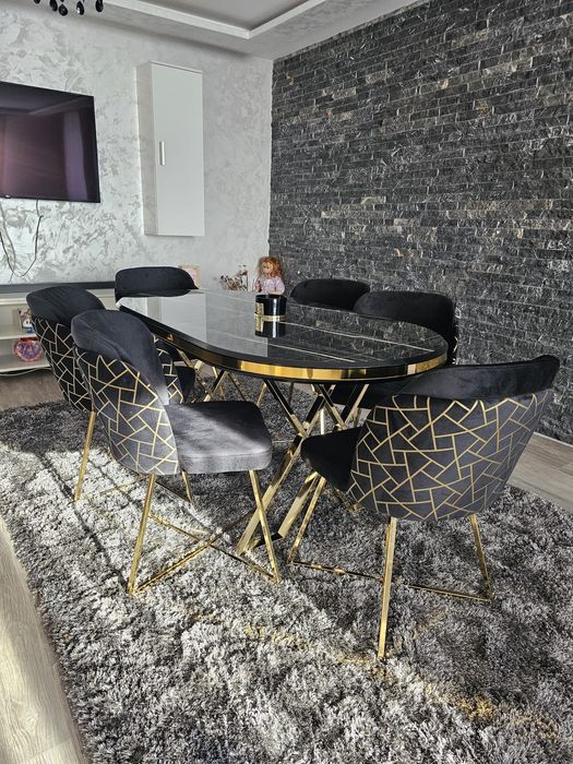 Vând masa cu 6 scaune