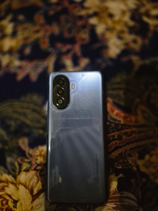 Продам Huawei nova y70 4/128gb