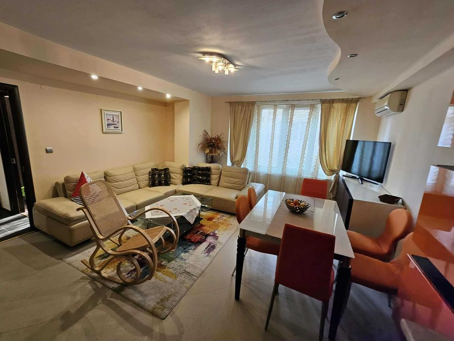 Дава се под наем Тристаен апартамент в Варна, Червен площад - 105 кв.м за 997.05 € - Снимка #7