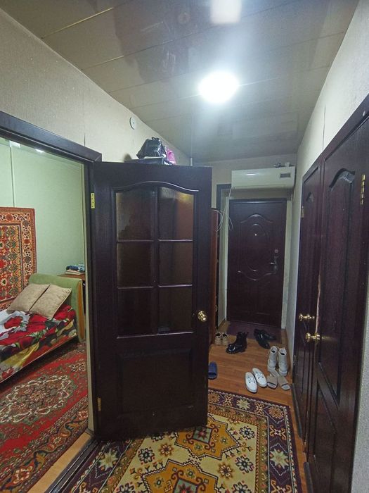 Продаётся Галерейка Юнусабад 18 квартал 2в3/2/4 два балкона