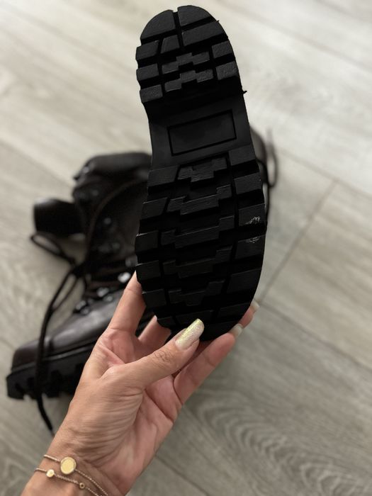 Bocanci piele copii . 22,5 cm interior