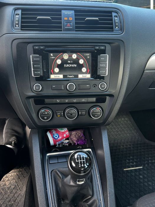 Vând vw Jetta 1,2 benzina