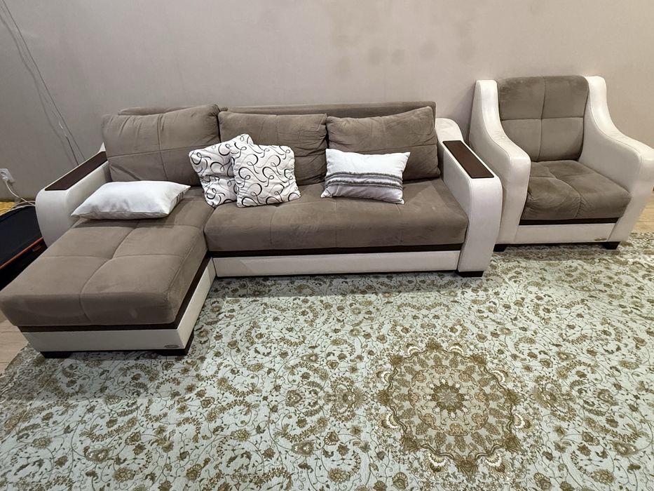 Продается диван и кресло диван раскладывается